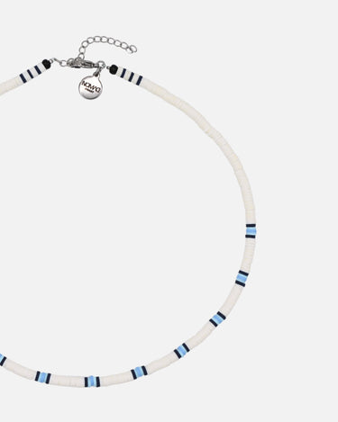 collar blanco y azul