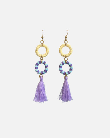 pendientes con borlas en color lila y amarillo
