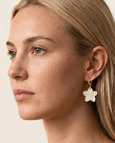 pendientes con flor hibiscus