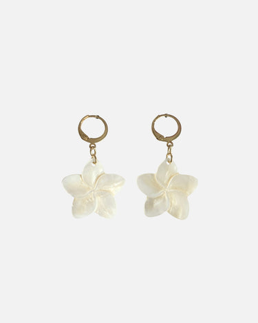 pendientes de flor color marfil