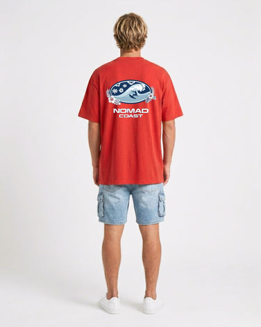 camiseta roja oversize surfera