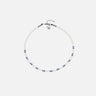 collar blanco y azul 