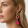 pendientes dorados en color rosa 