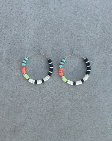 pendientes aro blancos y negros